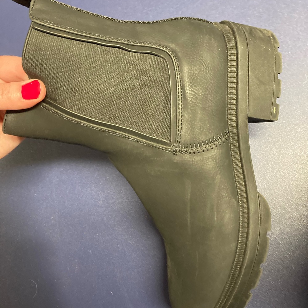 High top rocket dog boot